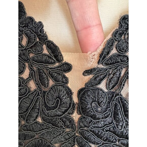 Betsy & Adam Floral Lace Woven Gown Dress Nude/Black Size 2 Low-Back Prom Tan - Picture 6 of 16